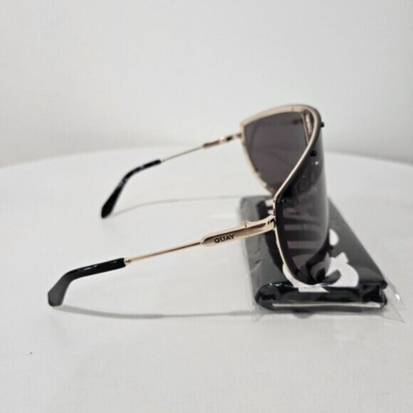 Quay Shield On Set Sunglasses main image 4